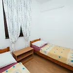 Pansion Cirjak Maison d'hôtes Sveti Filip i Jakov