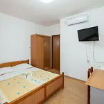 Pansion Cirjak 3* Sveti Filip i Jakov
