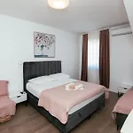 Pansion Cirjak Sveti Filip i Jakov