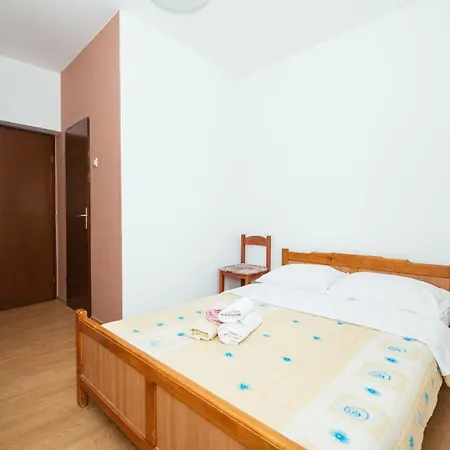 Pansion Cirjak Konukevi Sveti Filip i Jakov
