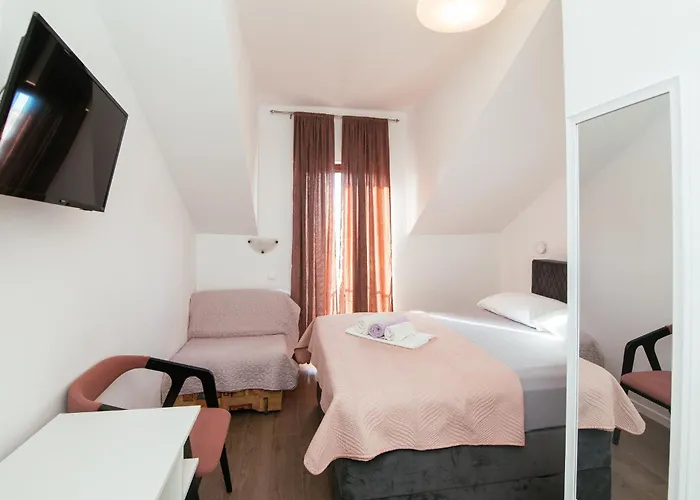 Pansion Cirjak Gostinjska kuća Sveti Filip i Jakov